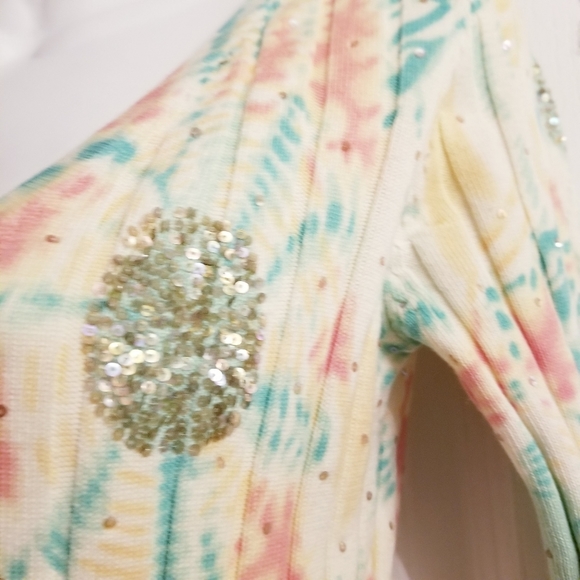 🏖 BCBG MaxAzria Tie-dye Embellished Sweater - Picture 7 of 10